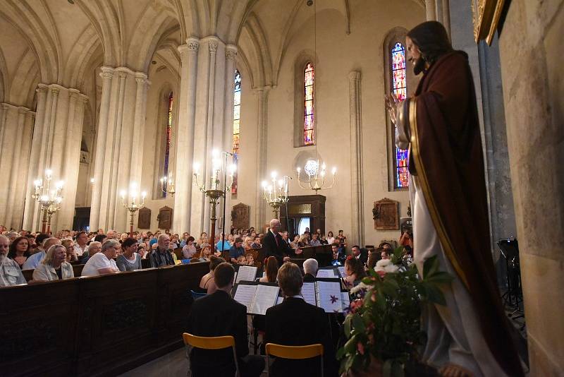 Sobota na Kmochově Kolínu byla pestrá, vrcholem se stal koncert Václava Neckáře.