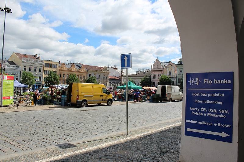 Kolínské Karlovo náměstí a ústí přilehlých ulic