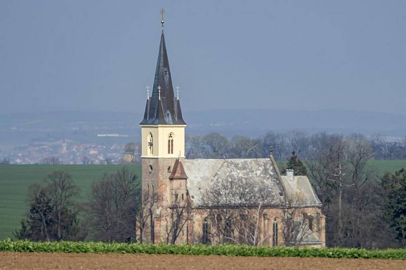 Kostel sv. Jiří v Lošanech.