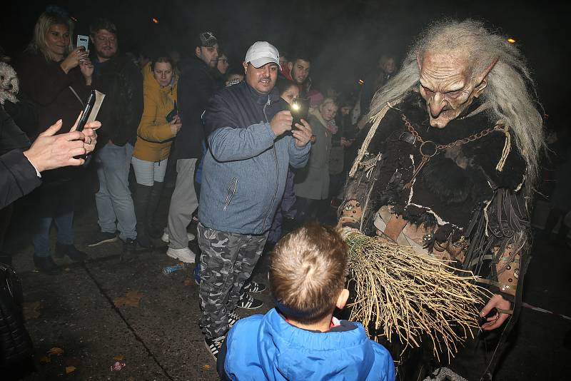 Krampus čerti v kolínské pivnici Barborka.