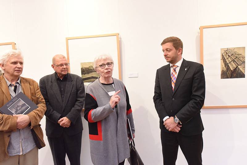 Hegemonii výstav kreseb a obrazů v Galerii Města Kolína narušily druhé říjnové úterý fotografie v Kolíně vyrůstajícího mistra oboru Jaromíra Funkeho.