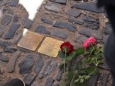 Židovští hosté prošli stezku Stolpersteinů v Kolíně