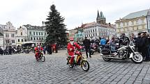 Vánoční vyjížďka motorkářů v Kolíně.