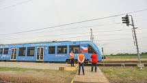 Vodíkový vlak v Cerhenicích v pondělí 23. května 2022.
