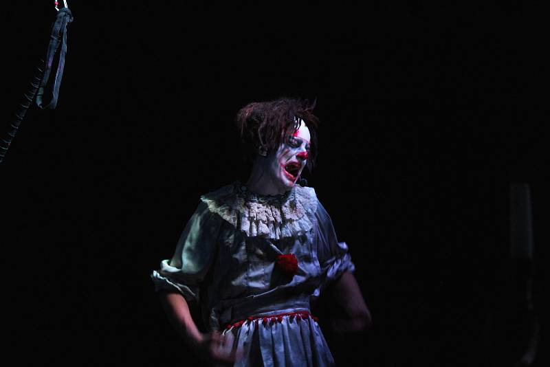 Hororový cirkus Ohana bavil kolínské milovníky strachu a hororových prvků.