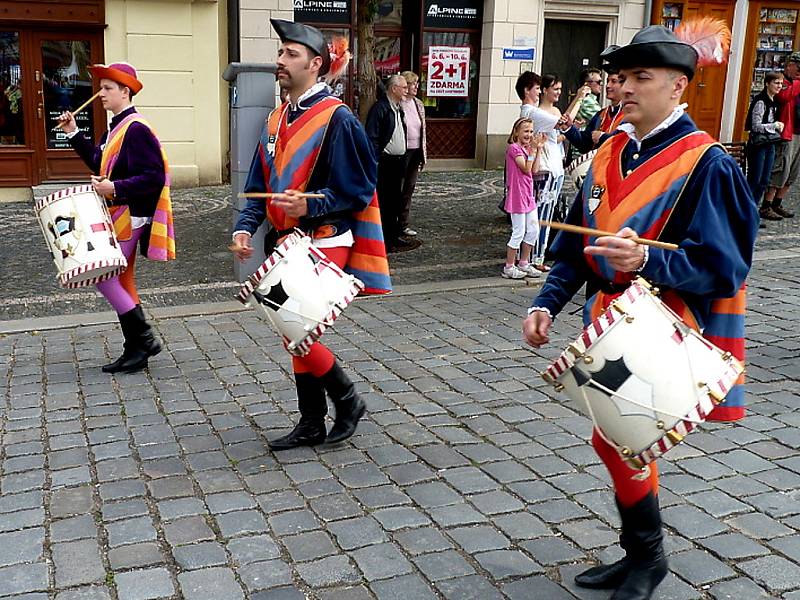 Hlavní slavnostní průvod Kmochova Kolína 2012