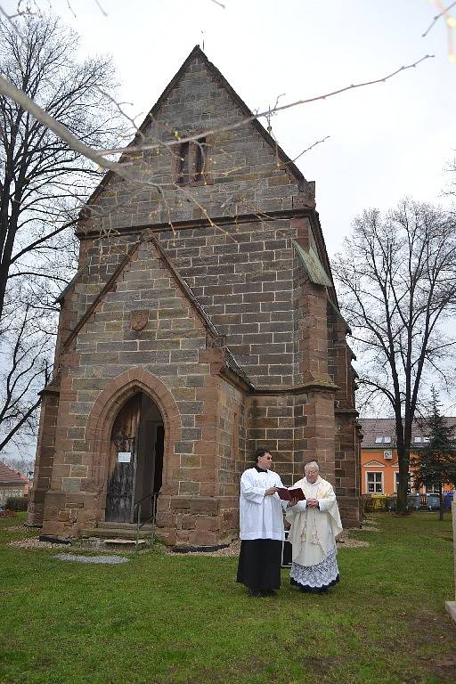 Radimští se sešli na svěcení sochy