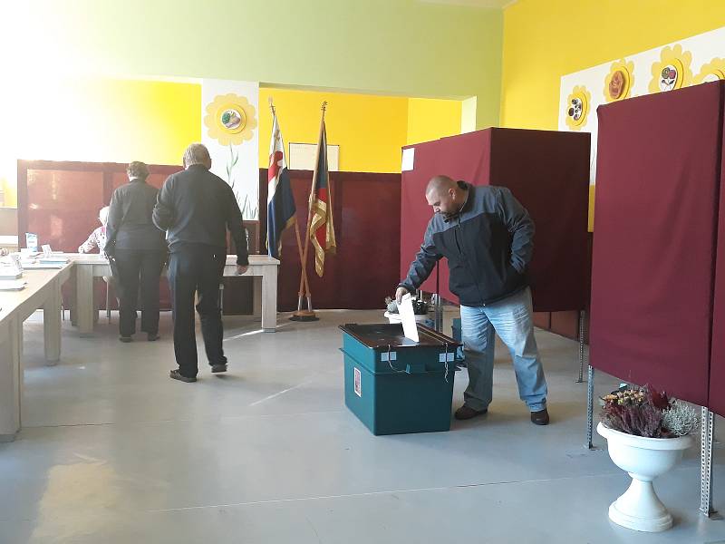 Komunální volby ve Velkém Oseku.