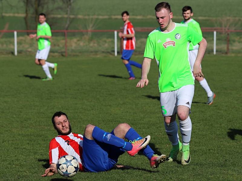 Z utkání fotbalové I. B třídy Liblice - Hlízov (1:2).