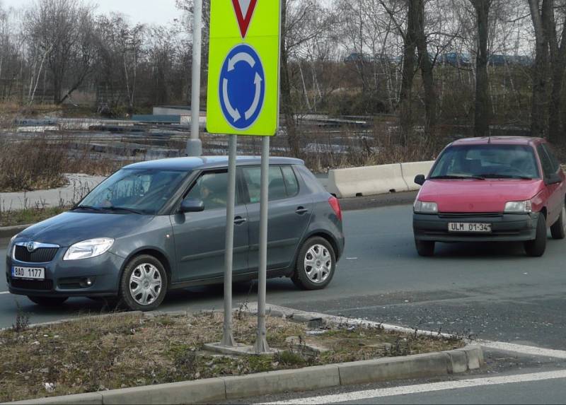 Dopravní nehoda u Lidlu v Kolíně