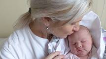 Nela Ditrichová se narodila 25. listopadu 2021 v kolínské porodnici, vážila 3940 g a měřila 51 cm. V Červených Pečkách bude vyrůstat s maminkou Martinou a tatínkem Jiřím.