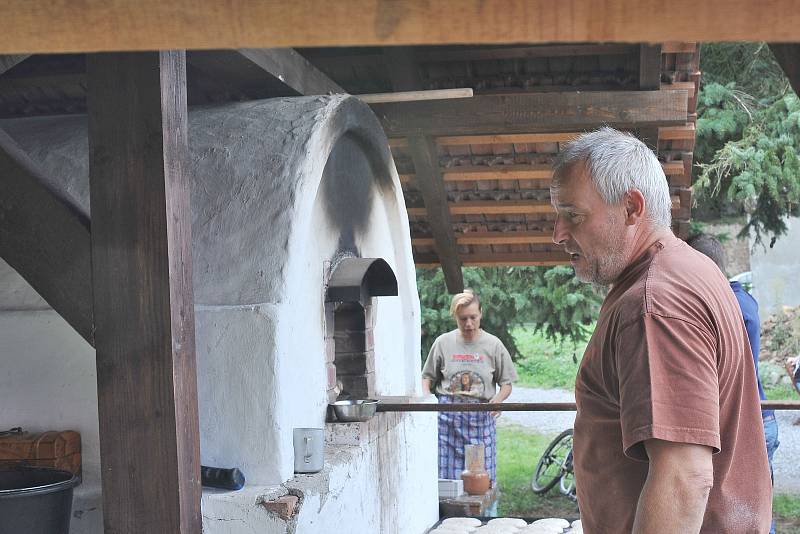 Restaurant Day a pečení chleba ve Štolmíři