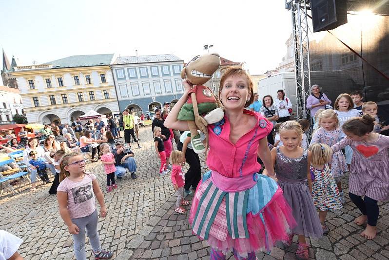 Posvícenské kulturní léto udělalo radost dětem i milovníkům písní Jaroslava Ježka.