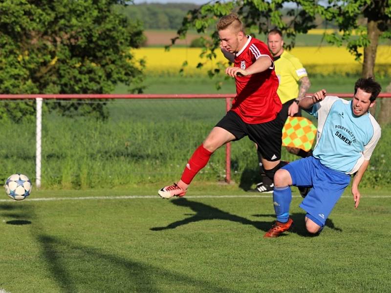 Z utkání I. B třídy Liblice - Tuchoraz (3:1).