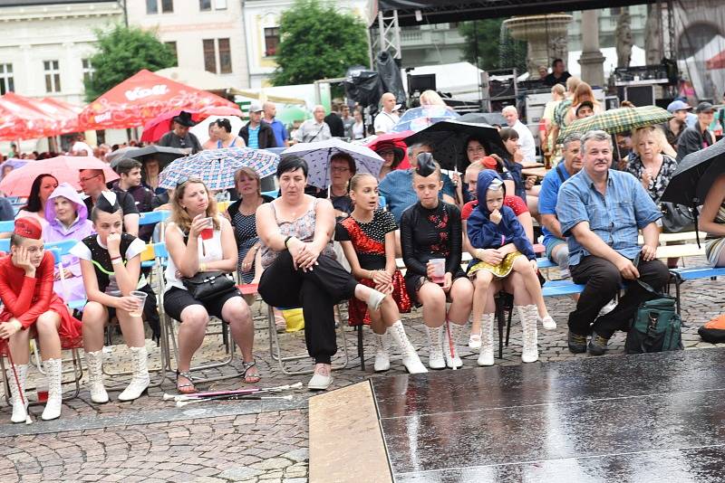 Sobota na Kmochově Kolínu byla pestrá, vrcholem se stal koncert Václava Neckáře.