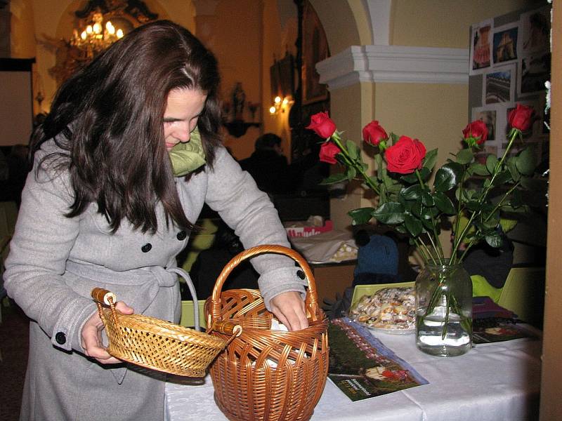 Slavnostní zakončení letošních prací na kostele Nanebevzetí Panny Marie ve Lstiboři, listopad 2016