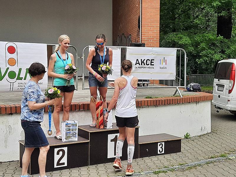 Maratonci různého věku doběhli z Kolína do Poděbrad a zpět v rámci závodu MFB MarathOn Labe letos podruhé.