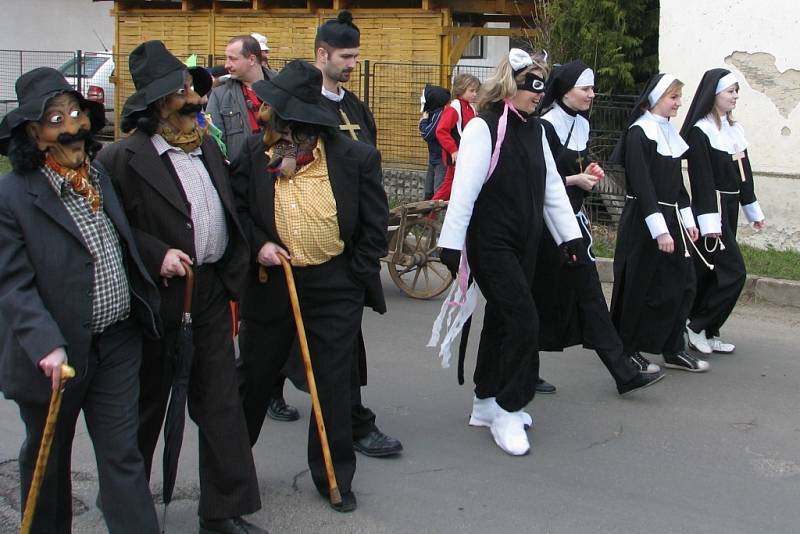 Masopust v Jestřabí Lhotě. 14. březen 2009