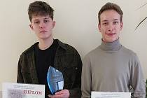 Dominik Mach a Michal Vojáček z Obchodní akademie v Kolíně zvítězili v celorepublikové soutěži Ekonomický tým 2021.
