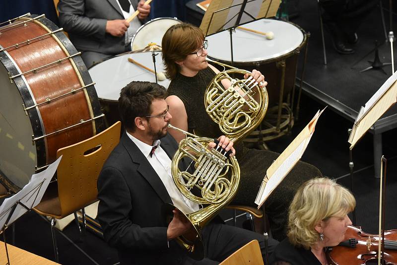 Kolínský filharmonie zahrála v Městském společenském domě.