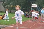 Na atletickém stadionu v Kolíně měřily síly děti z mateřských škol