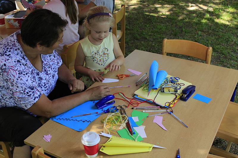 V sobotu se u pivovarského rybníka v Českém Brodě konal festival neziskových organizací.