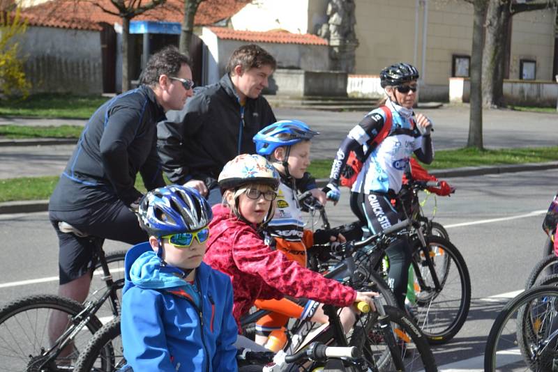 První cyklovyjížďka a slavnostní zahájení provozu Cyklistického centra v Kolíně