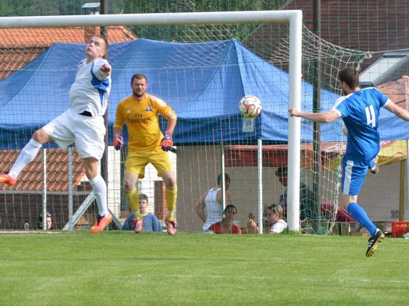 Z utkání Jevany - Plaňany (2:1).