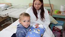Ivetě Bendové a Jiřímu Bratkovi z Kutné Hory se 11. dubna 2010 narodil syn Jiří Benda s porodní mírou 48 centimetrů a váhou 3420 gramů. Doma na něj čeká čtyřletý bratr Michael. 