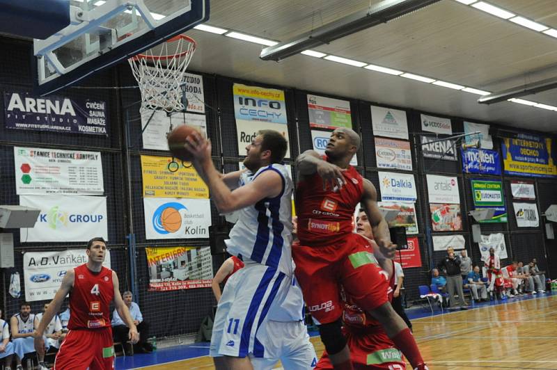 Semifinále Mattoni NBL (2.zápas): Kolín - Nymburk 90:88 pp