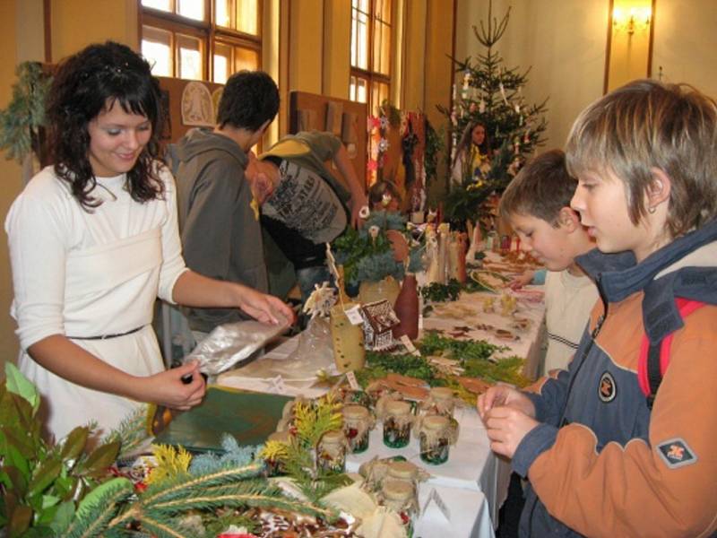 Prodejní vánoční výstava ZŠ M. Šolleho v Kouřimi