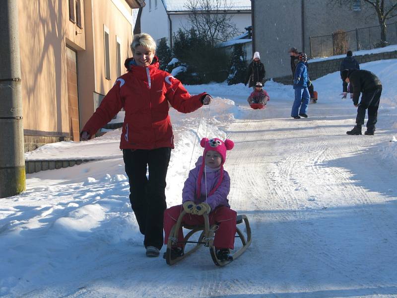 Druhý ročník krymlovského sjezdu kopečku na čemkoli