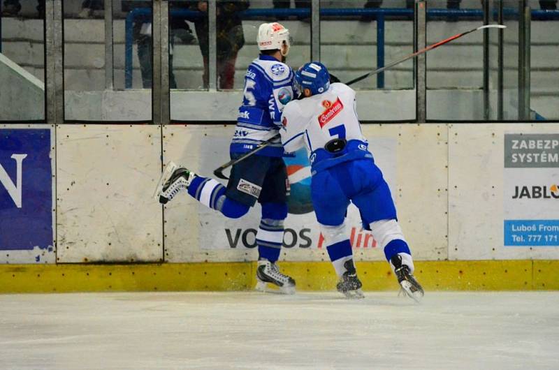 Z utkání semifinále play off II. ligy; Kolín - Tábor 4:3 pp. Kozlové postoupili do baráže o první ligu.