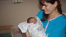 Monika Machová se narodila 9. listopadu 2011. Po narození měřila 52 centimetry a vážila 3520 gramů. Svou prvorozenou dceru budou rodiče Dana a Vladimír vychovávat v Kolíně.