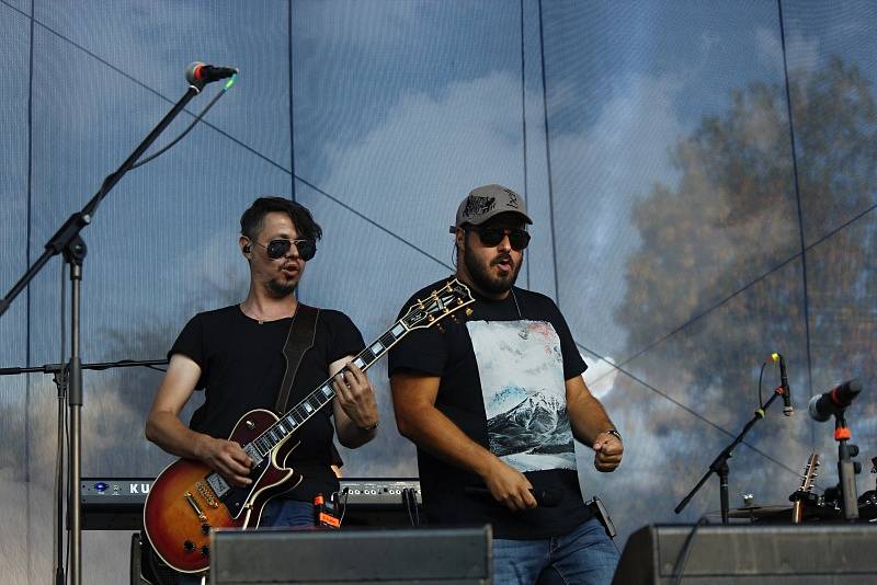 Festival Brod 1995 byl připomínkou začátků dnes již slavného Rock for People, který před lety v Českém Brodě začínal. Vystoupila na něm řada tuzemských hvězd.