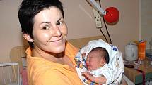 3 280 gramů vážící a 52 centimetry měřící Monika Oršulová se coby prvorozená dcera narodila rodičům Monice a Bronislavovi. Všichni společně žijí v Lipci. 
