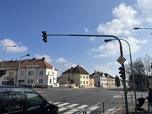 Jedna z nejfrekventovanějších světelných křižovatek v Kolíně je na křížení ulic Jaselská, Legerova a Žižkova. I tady řidiči často na oranžovou jezdí.