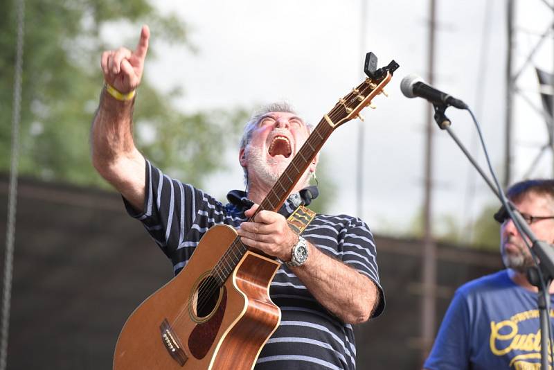 Na slavná léta festivalu Rock for People zavzpomínali v sobotu v areálu českobrodského stadionu Na Kutilce, kam se alespoň na jeden den opět vrátilo festivalové dění.