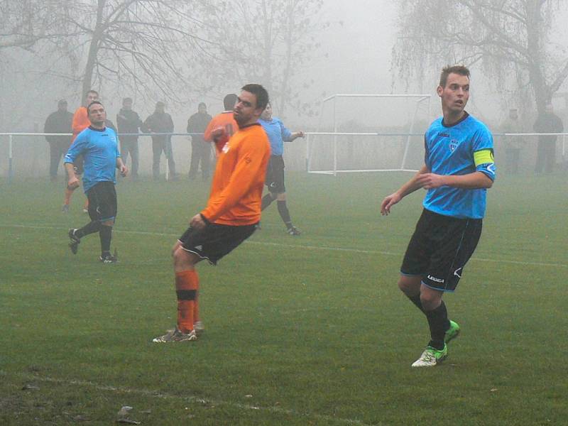 Z utkání Břežany II - Stará Boleslav (1:3).