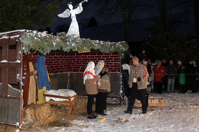 Oslavě adventu přihlížely stovky lidí.