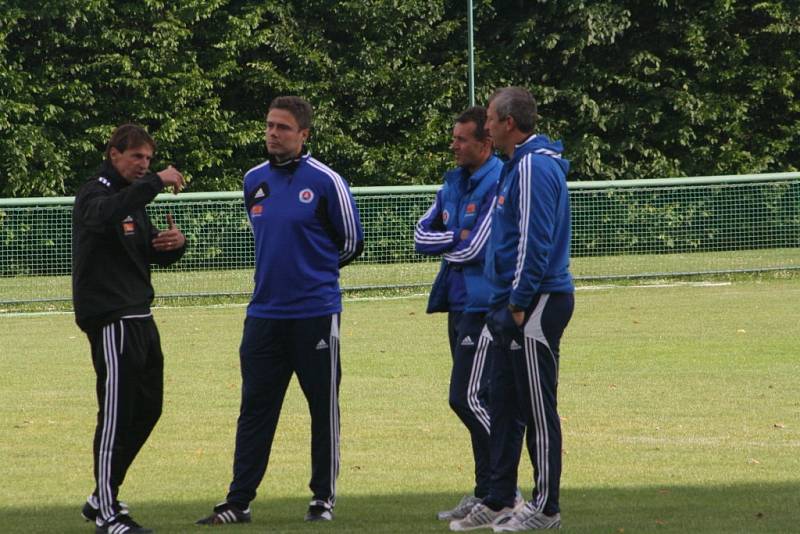 Slovan Bratislava pod trenérem Františkem Strakou strávil v Ratboři tři dny.