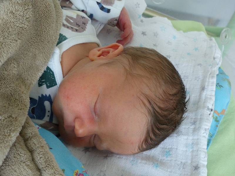 Lukáš Horák se narodil 10. června 2022 v kolínské porodnici vážil 3030 g a měřil 47 cm. V Kolíně ho přivítal bráška Fabián (2.5) a rodiče Petra a Lukáš.