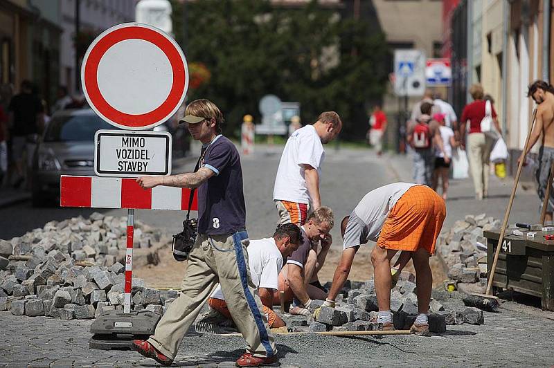 Opětovná rekonstrukce Pražské ulice v Kolíně začala. 27.7. 2009 
