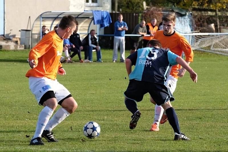 Z utkání Břežany II - Býchory (2:0).