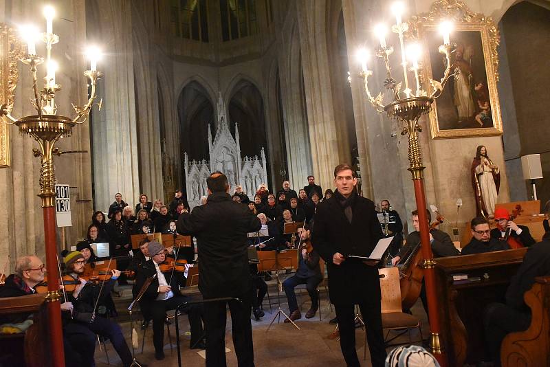 Česká mše vánoční Jakuba Jana Ryby v podání Kolínské filharmonie v chrámu svatého Bartoloměje v Kolíně.