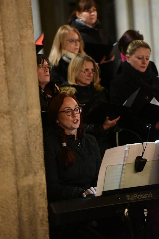 Česká mše vánoční Jakuba Jana Ryby v podání Kolínské filharmonie v chrámu svatého Bartoloměje v Kolíně.