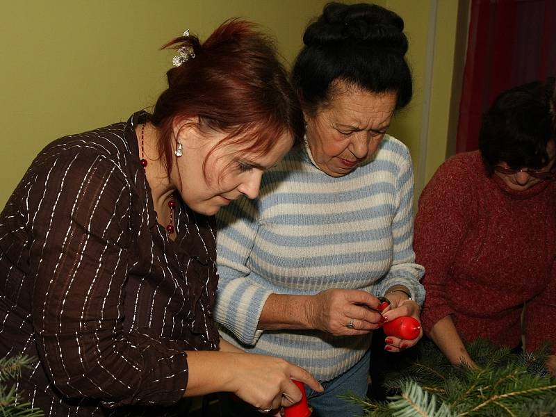 Výroba Adventních věnců v Hvězdičce