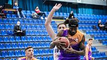 Z dohrávky 7. kola NBL BC Kolín - Ústí nad Labem (86:90).