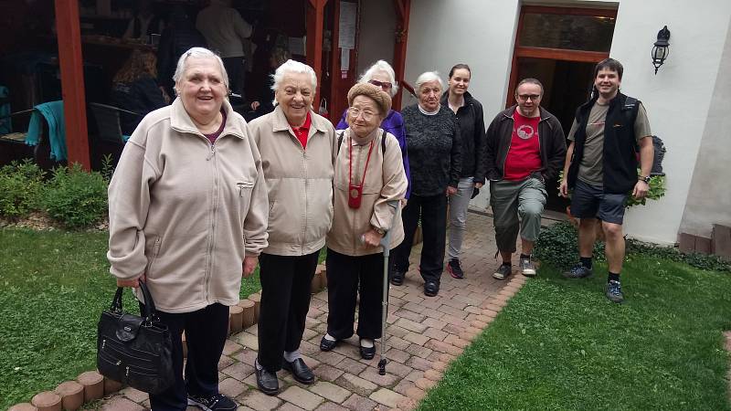 Ani tři sta napečených řepánků nestačilo pokrýt zájem všech, kdo se přišli podívat na den otevřených dveří do kolínské Diakonie.