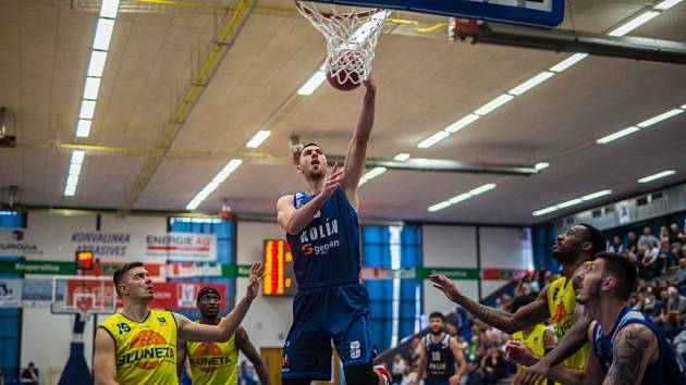 Z basketbalového utkání play off NBL  Kolín - Ústí nad Labem (86:94)